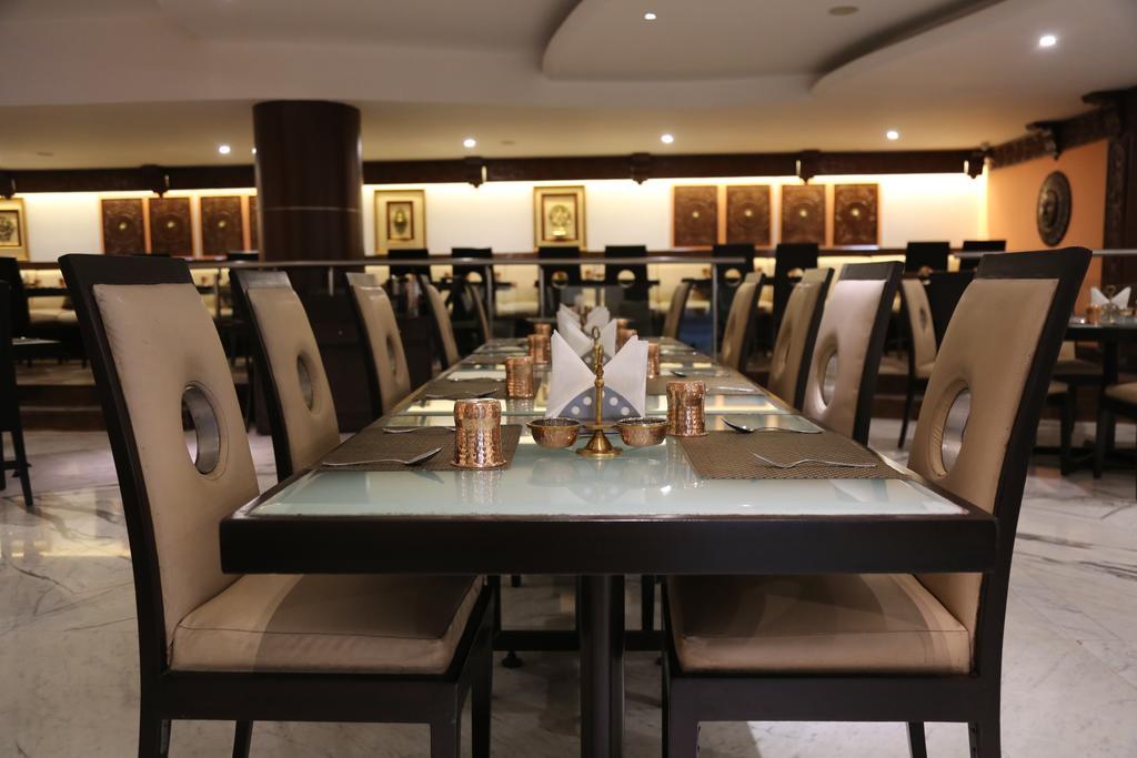 The President Hotel Bangalore Exterior foto